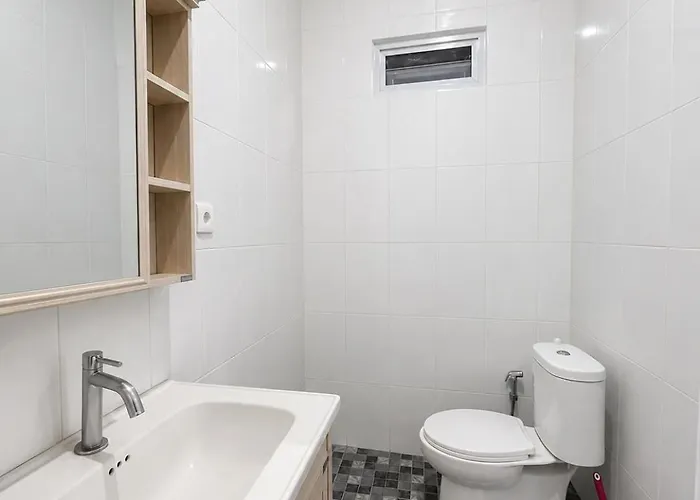 Homestay Walking Distance To With Share Kitchen *