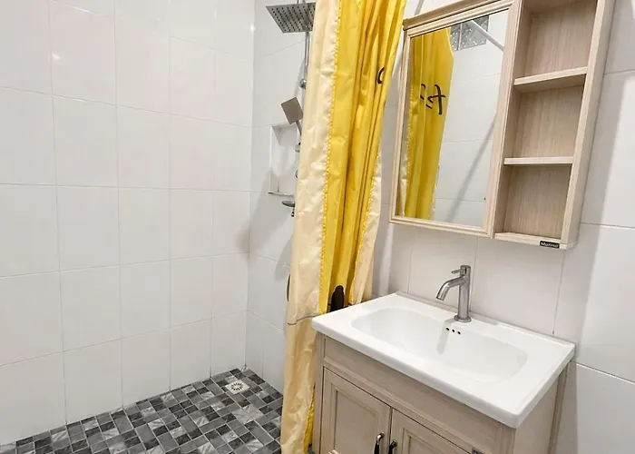 Homestay Walking Distance To With Share Kitchen