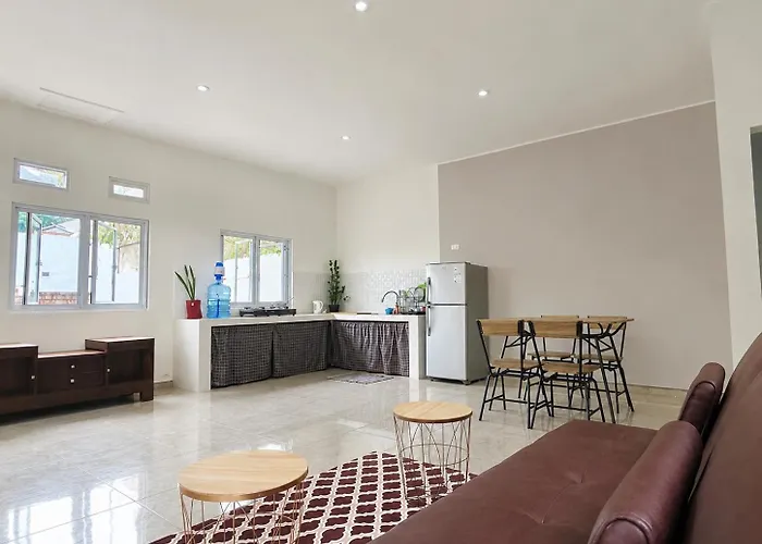 Walking Distance To With Share Kitchen Homestay